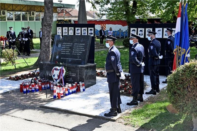 30. obljetnica pogibije 12. redarstvenika u Borovu