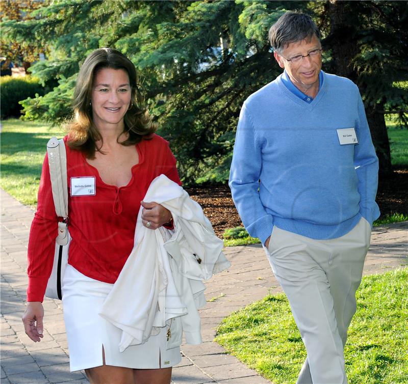 (FILE) PEOPLE BILL MELINDA GATES SPLIT