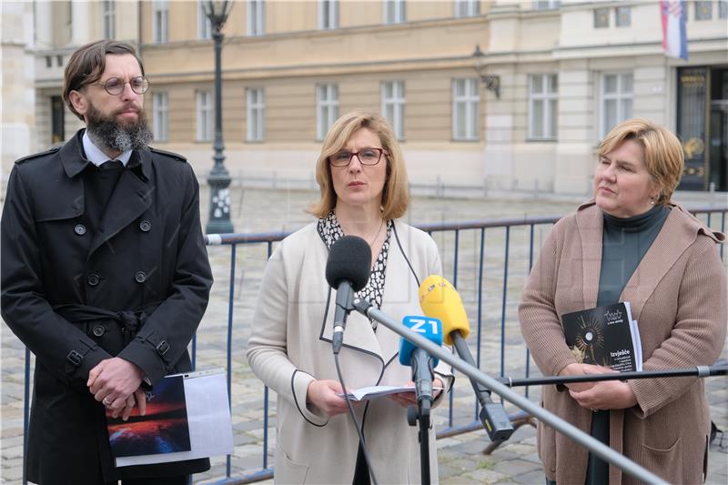 Konferencija za medije udruge U ime obitelji