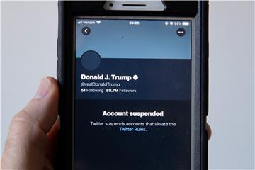 Twitter zatvorio profile koji su prenosili poruke Trumpa, doživotno izbačenog s mreže