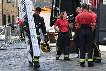 London: Vatrogasci se bore s požarom na neboderu od 19 katova