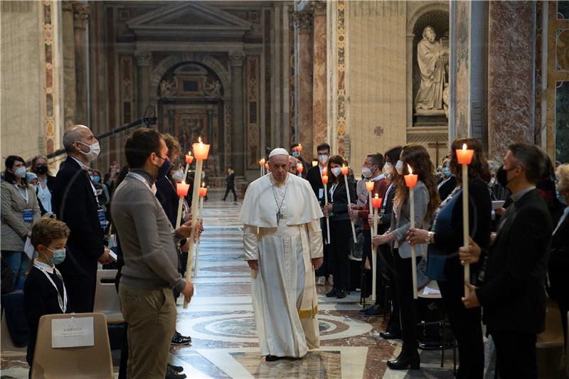 Papa podržao odricanje od intelektualnog vlasništva nad cjepivima