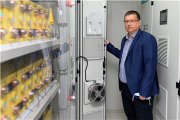 Splitski stručnjaci razvili baterijske sustave za brodove i opskrbu kućanstava