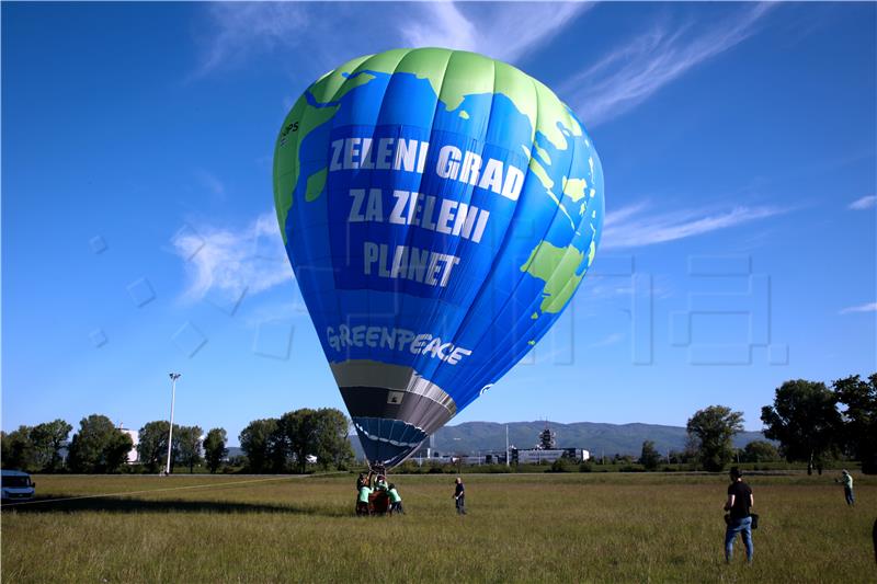 Greenpeaceov performans u sklopu kampanje #ZazeleniGrad