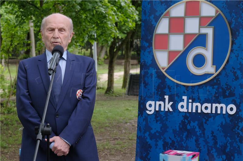 Na Jabukovcu svečano otkrivena spomen ploča za Dinamo