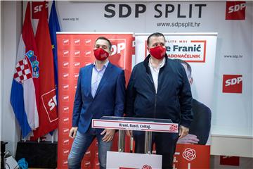 Stožer splitskog SDP-a nakon objave prvih rezultata izlaznih anketa