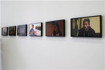 Exhibition of video recordings and photos about young Roma opens in Osijek