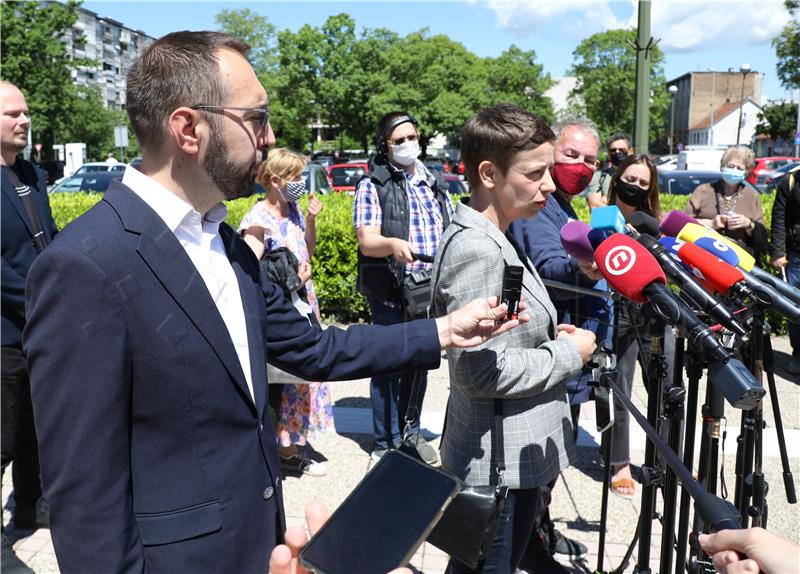 Konferencija za medije Tomislava Tomaševića