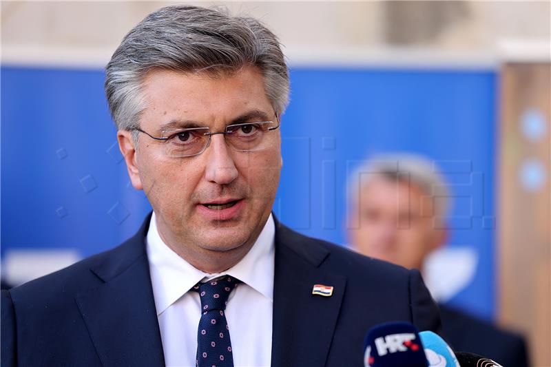 Plenković: Issues related to medical institutions not resolved by phone calls from PM