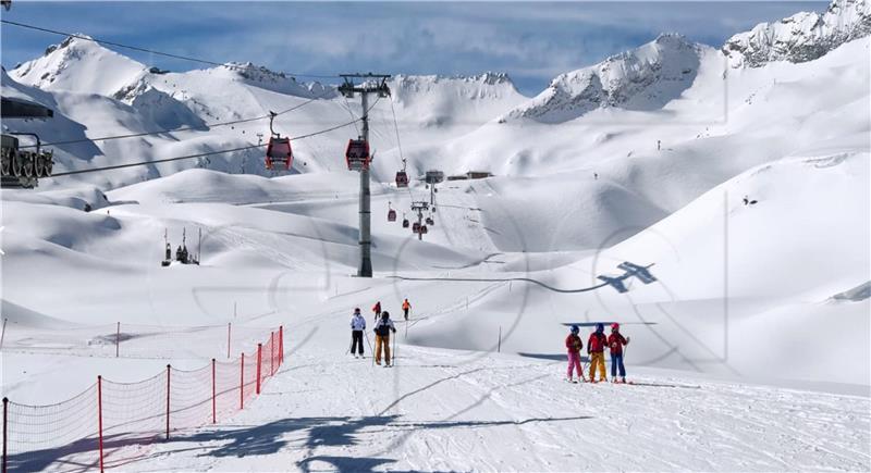 ITALY SKIING TOURISM