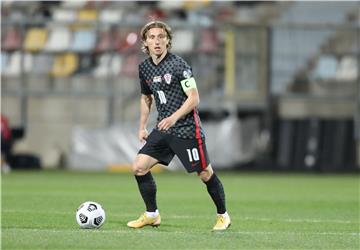 Modrić još jednu godinu u Realu