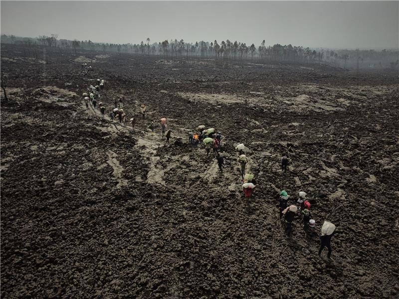 epaselect DR CONGO VOLCANO ERUPTION