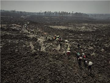 epaselect DR CONGO VOLCANO ERUPTION