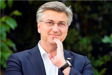 Premijer Andrej  Plenković u Makarskoj podžao kandidate HDZ - a naa lokanim izborima