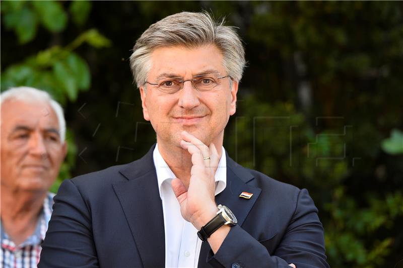 Premijer Andrej Plenković u Makarskoj podžao kandidate HDZ - a naa lokanim izborima