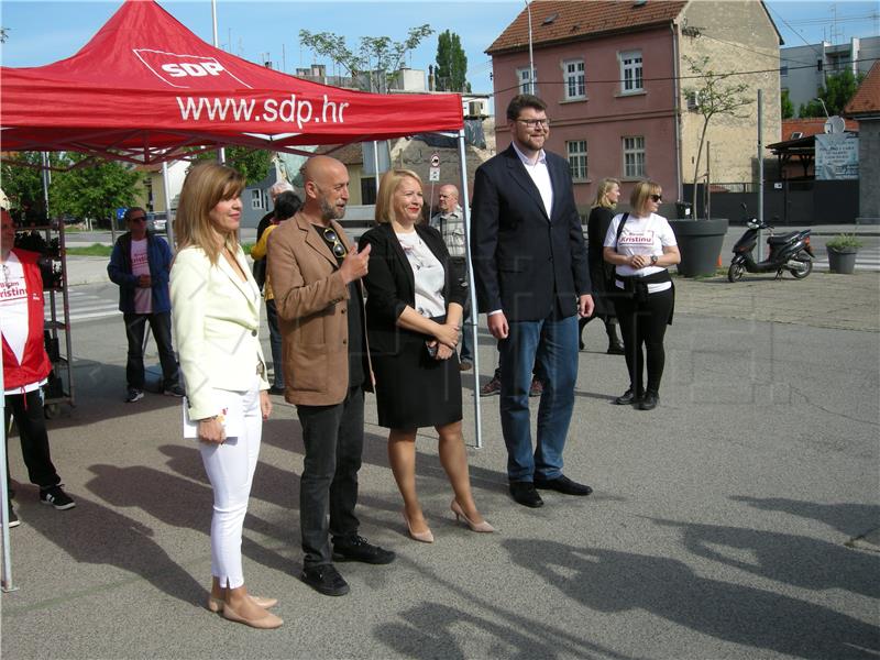 Grbin u Sisku dao potporu SDP-ovoj Kristini Ikić Baniček i nezavisnom Berdaisu