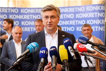 Plenković u Splitu dao podršku kandidatima uoči drugog kruga izbora