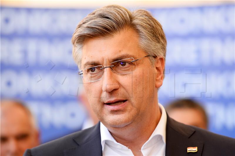 Plenković u Splitu dao podršku kandidatima uoči drugog kruga izbora