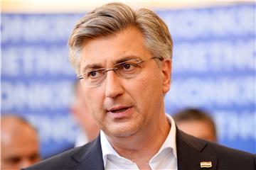 Plenković u Splitu dao podršku kandidatima uoči drugog kruga izbora