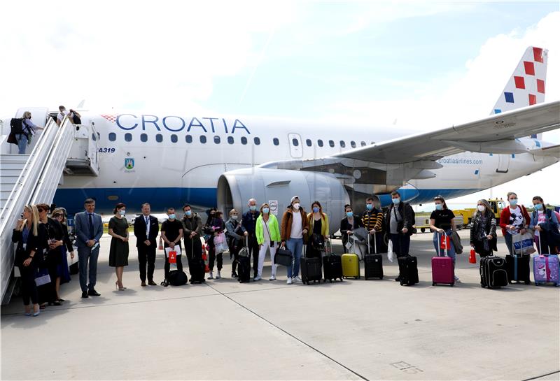 Doček putnika koji su doputovali redovnim letom Croatia Airlinesa iz Dublina