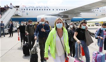 Doček putnika koji su doputovali redovnim letom Croatia Airlinesa iz Dublina