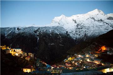 Hongkonžanka srušila rekord najbržeg uspona žene na Everest