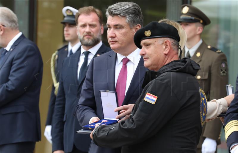 President bestows decorations on Croatian Army Day