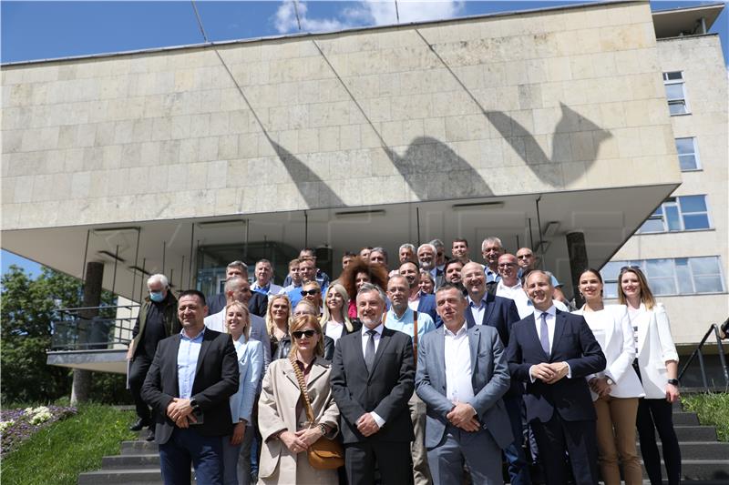 Škoro održao završnu konferenciju za medije prije izborne šutnje