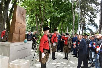 Vinkovci: Otkriven Spomenik hrvatskim braniteljima