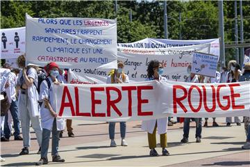 SWITZERLAND WHO DOCTORS CLIMATE CHANGE PROTEST