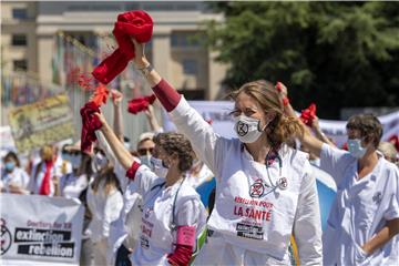 SWITZERLAND WHO DOCTORS CLIMATE CHANGE PROTEST