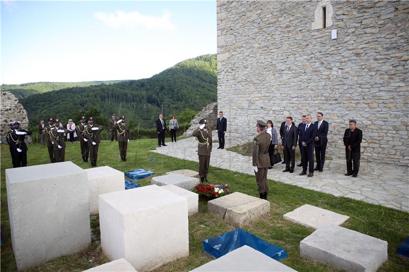 Jandroković položio vijenac na Oltaru Domovine