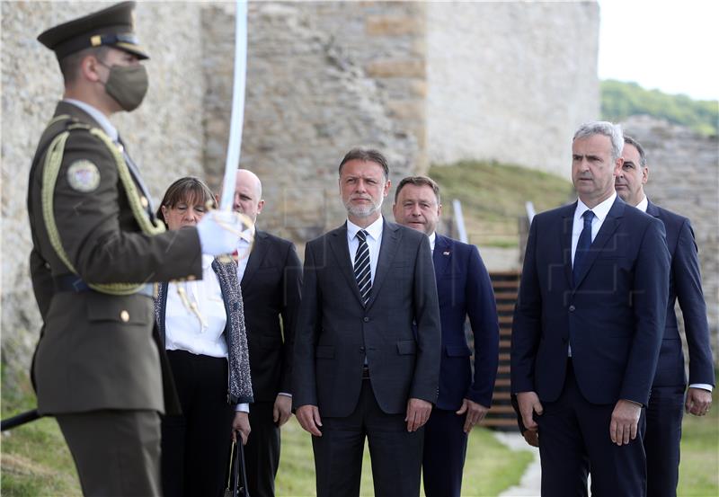 Jandroković položio vijenac na Oltaru Domovine