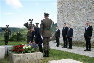 Plenković položio vijenac na Oltaru Domovine