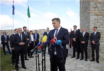 Plenković položio vijenac na Oltaru Domovine