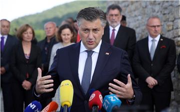 Plenković položio vijenac na Oltaru Domovine