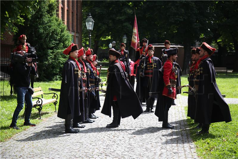 Svečana Smjena straže Kravat pukovnije