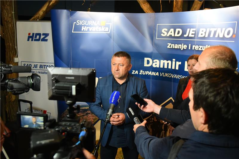 Vinkovci: Praćenje rezultata lokalnih izbora u stožeru županijskog odbora HDZ-a