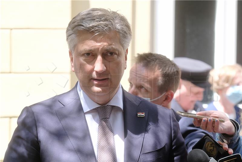 Plenković says some media outlets act unprofessionally, criticises We Can!, DP