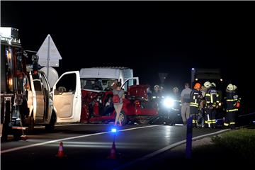 Vozač osobnog automobila poginuo u nesreći u Turnju