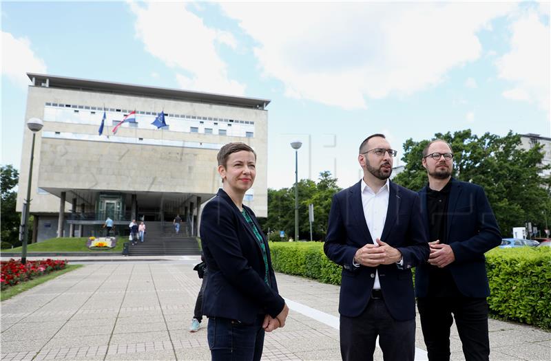 Konferencija za medije izabranoga gradonačelnika Tomaševića i njegovih zamjenika