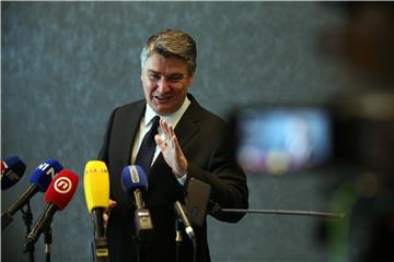 Milanović predložio da se Dan pobjede obilježi u Glini