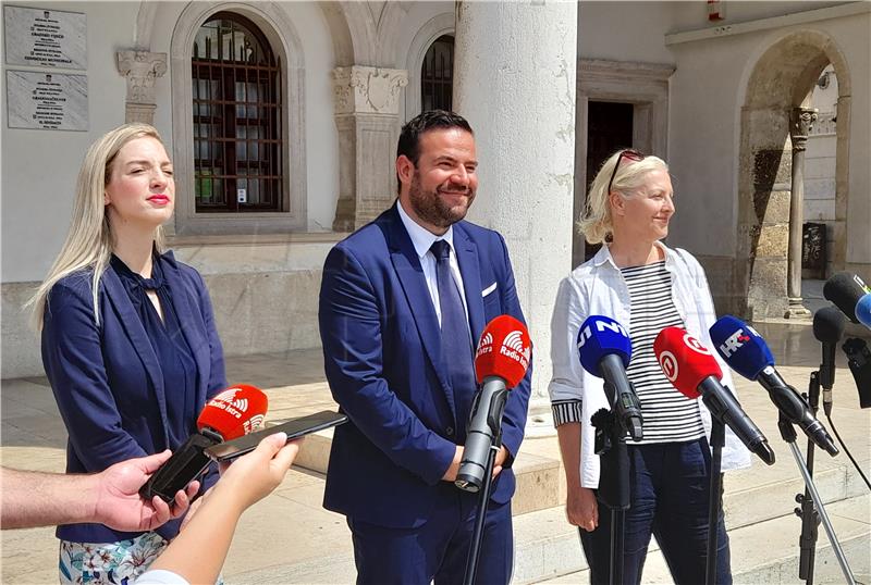 Pula: Konferencija za medije gradonačelnika Zoričića