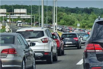 Gužve na autocesti Zagreb - Rijeka kod Karlovca u smjeru Zagreba