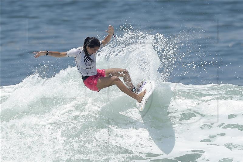 EL SALVADOR SURFING