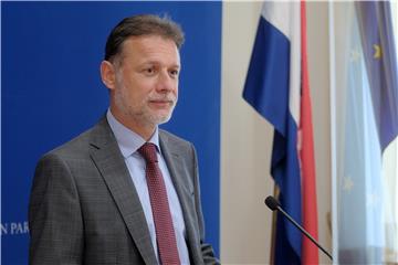 Jandroković: Broj zastupnika u sabornici povećava se na 71