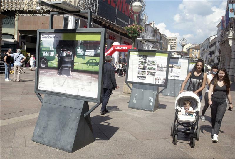 Rijeka: Na postamentima na Korzu otvorena izložba Zelena Rijeka