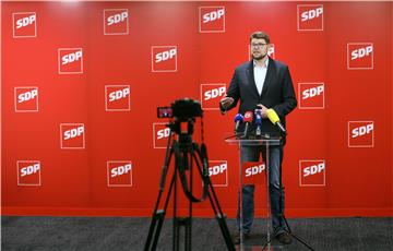 Konferencija za medije predsjednika SDP-a Peđe Grbina