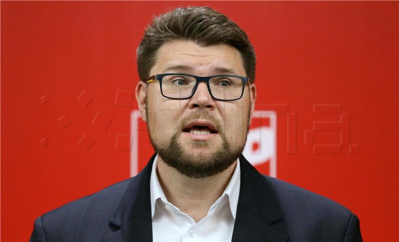 Konferencija za medije predsjednika SDP-a Peđe Grbina