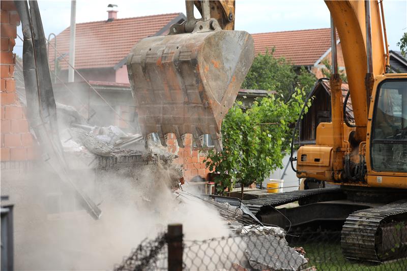 Počelo rušenje prve kuće u Zagrebu nakon potresa